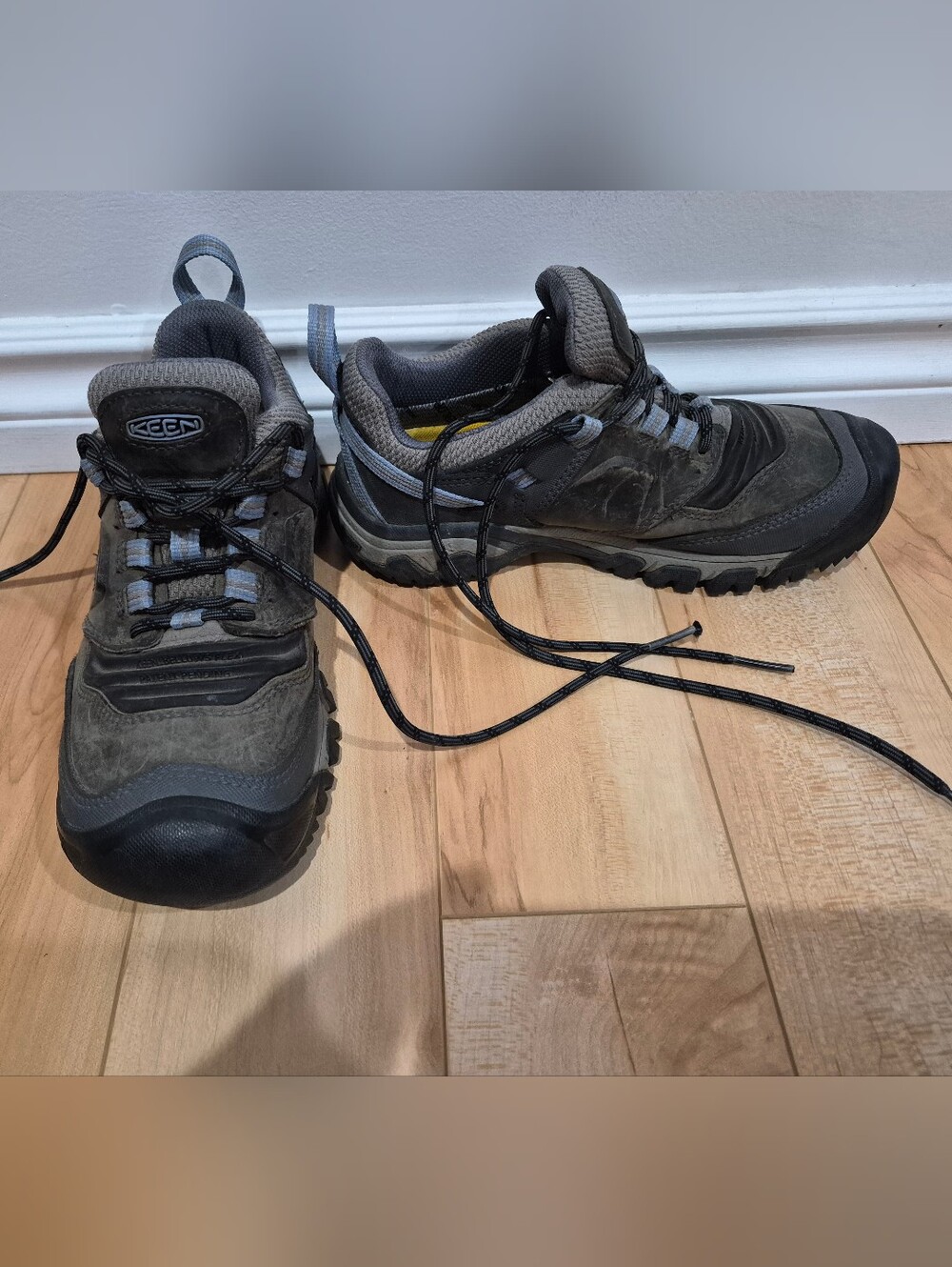Keen women's size 7 hiking shoes